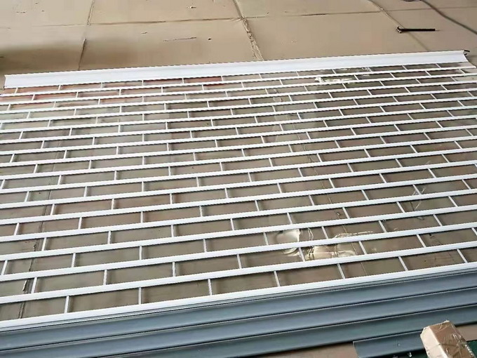 電動(dòng)水晶門(mén)